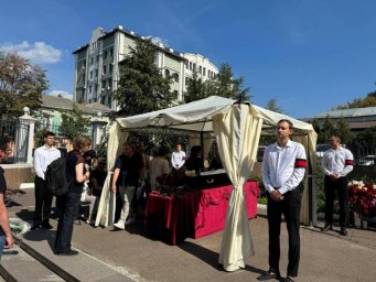 В Казани чествуют "Городскую Ритуальную Службу" — 30 лет организации достойных прощаний В Казани чествуют "Городскую Ритуальную Службу" — 30 лет организации достойных прощаний